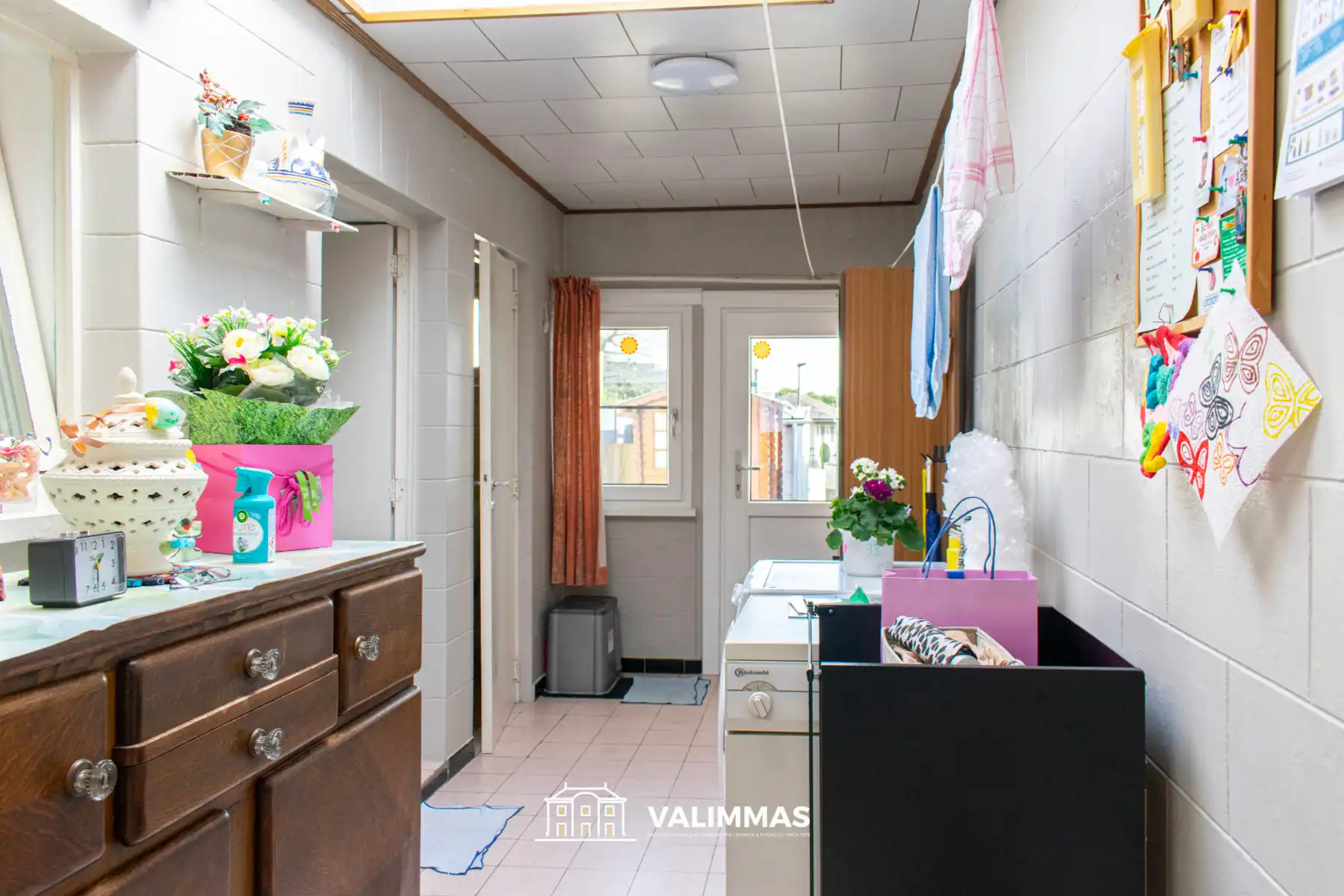 Goed onderhouden rijwoning met terras, tuinhuis en garage... foto 11