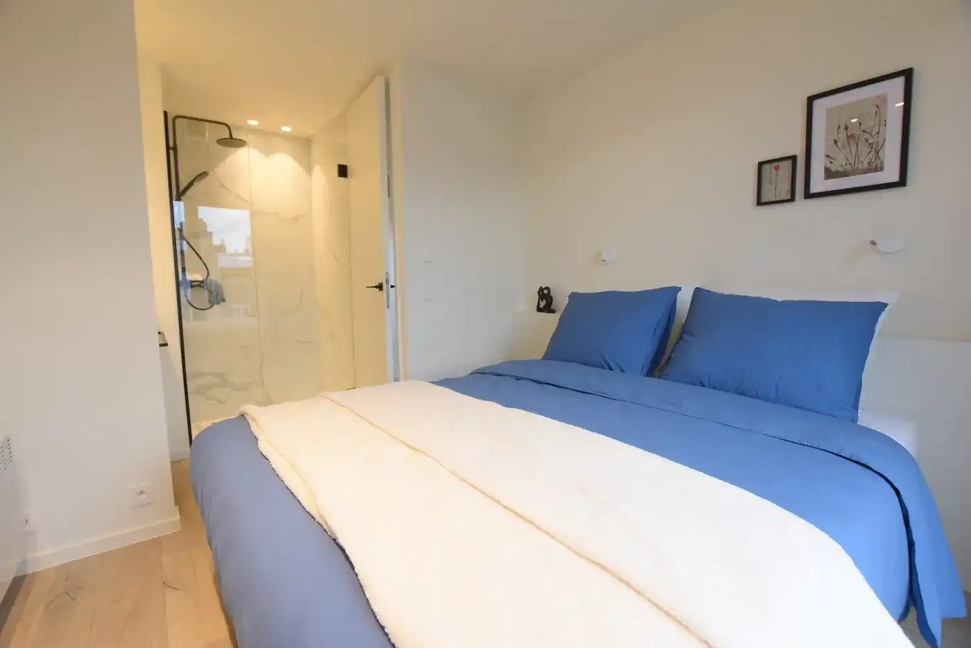 Schitterend gerenoveerd penthouse met een zonneterras en een prachtig zijdelings zeezicht  foto 12