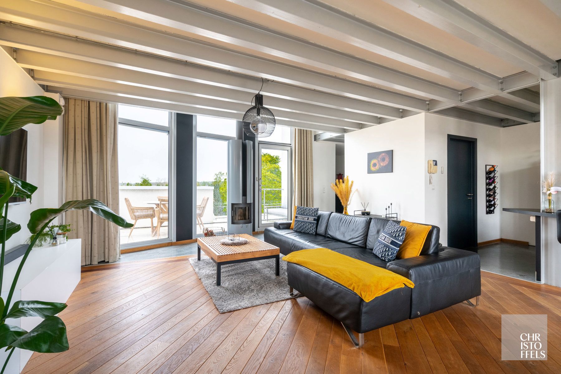 3-slaapkamer loft van 189m2 met carport in het centrum van Hechtel! foto 1