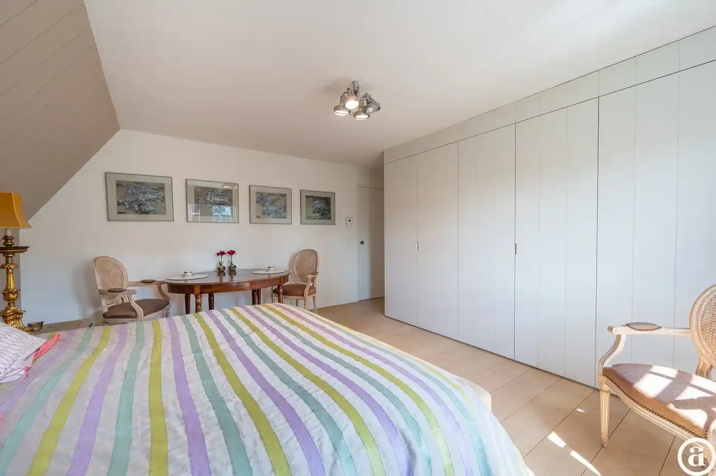 Prachtige villa met zwembad rustig gelegen in een paadje in hartje Zoute. foto 32