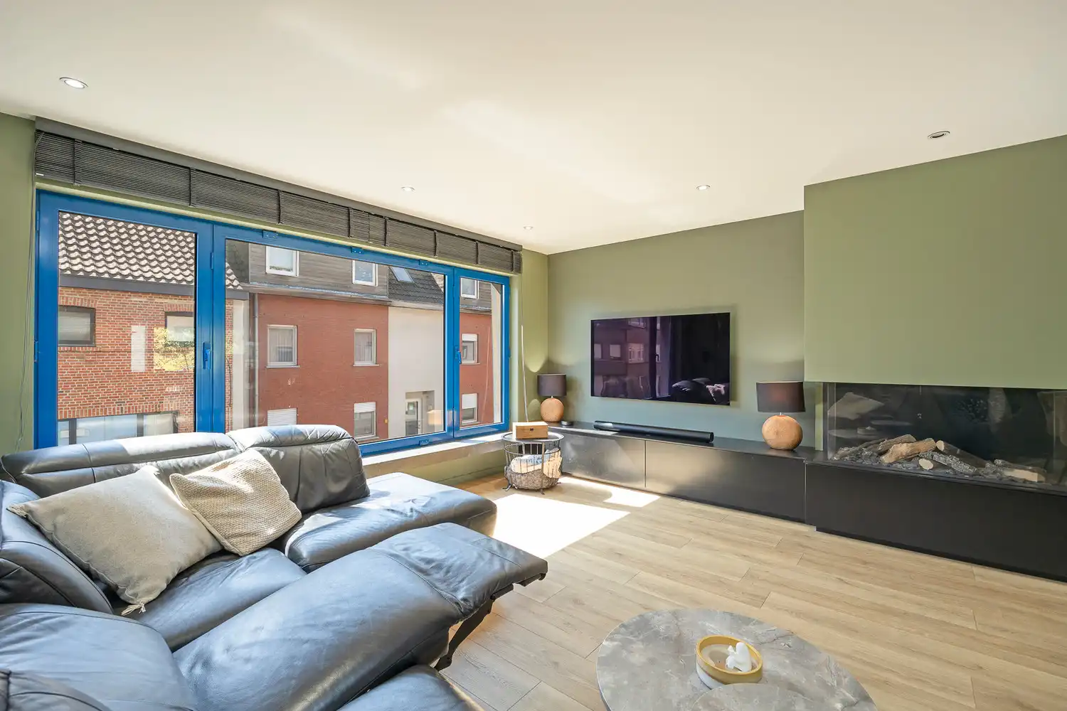 RUIME BEL-ÉTAGE MET DRIE SLAAPKAMERS IN CENTRUM BURCHT foto 19