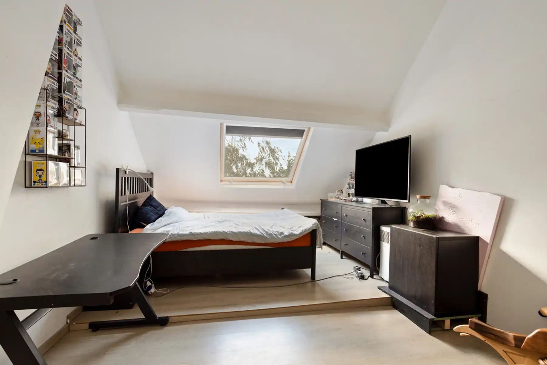 Ruime halfopen bebouwing op een strategische locatie. foto 18