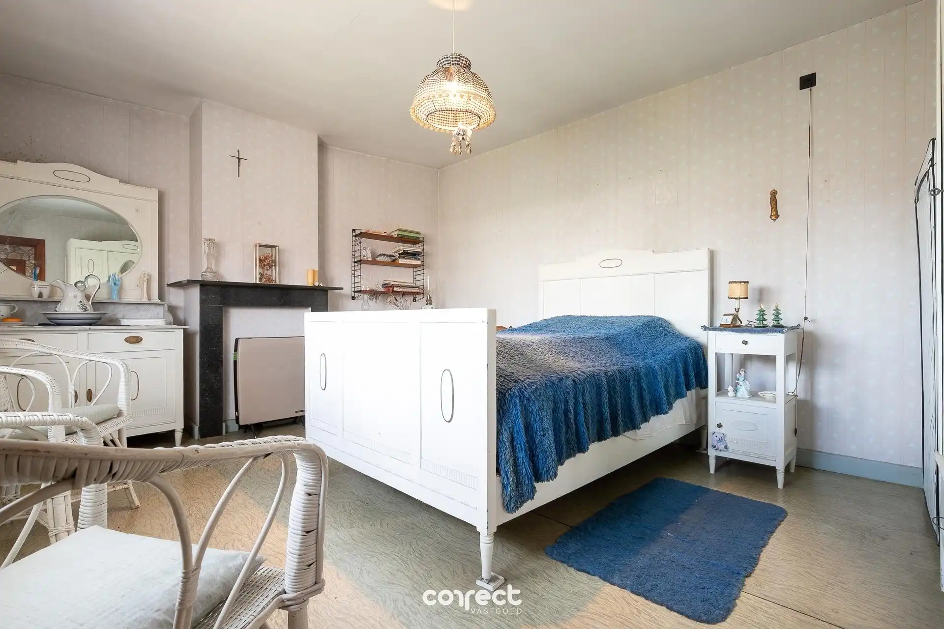 Centraal gelegen ruime halfopen bebouwing met 4 slaapkamers, tuin en garage. foto 6