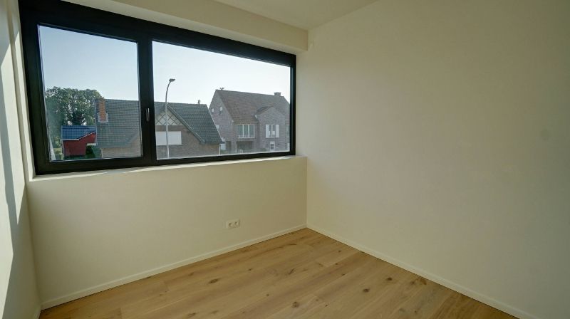 Instapklare duplex-woonst met aparte inkomhal en met privé tuintje met 2 terrassen foto 12