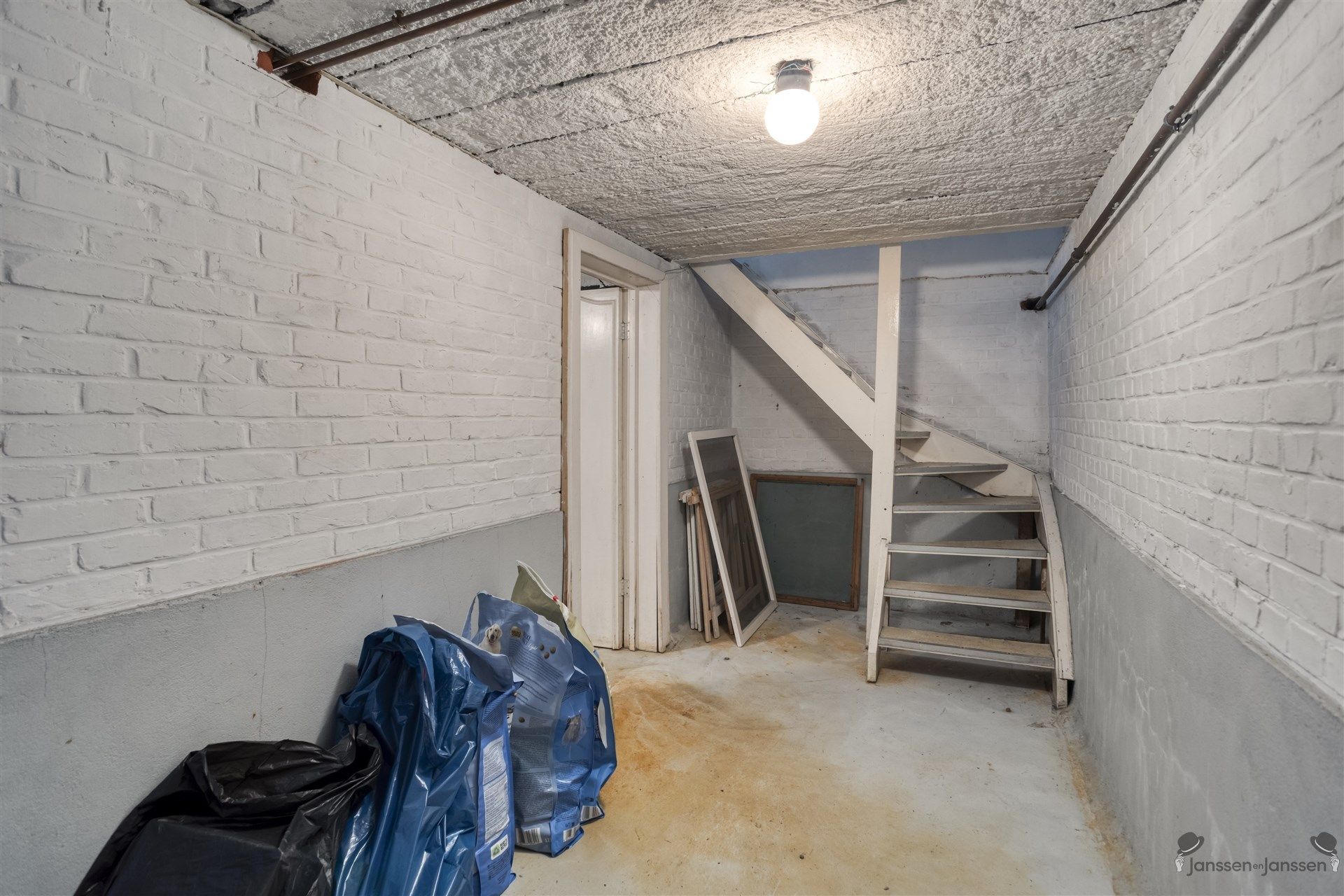 Woning op mooi villaperceel van 1.500 m² foto 22