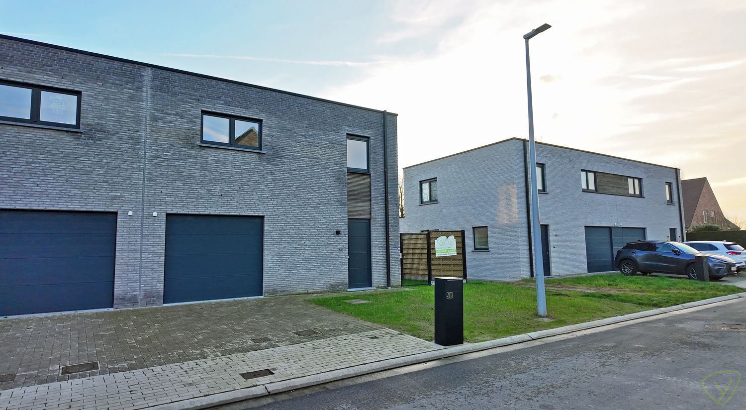 Ruime energiezuinige nieuwbouwwoning met 3 slaapkamers in Aalter! foto {{pictureIndex}}
