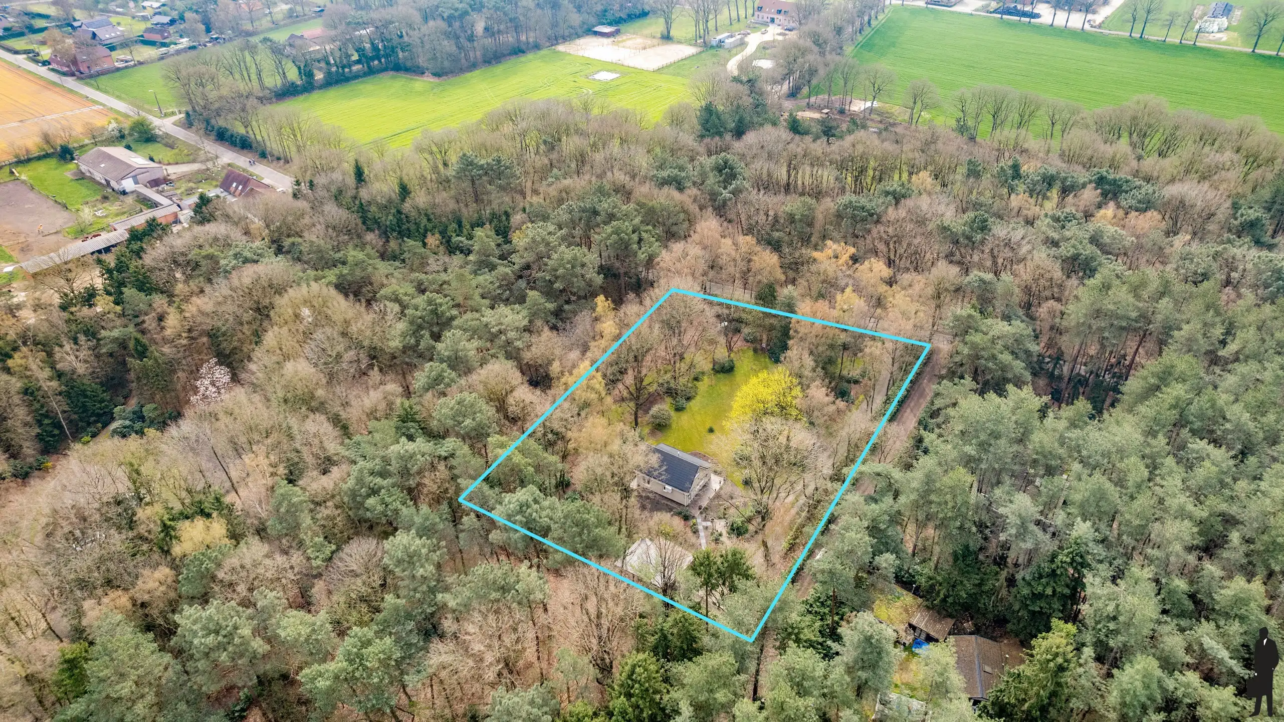 Rustig gelegen weekendwoning met héel veel privacy foto {{pictureIndex}}