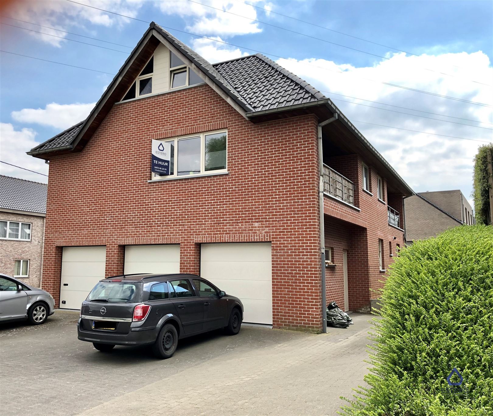 Ruime duplex met 2 slaapkamers en garage te Aaigem foto 2