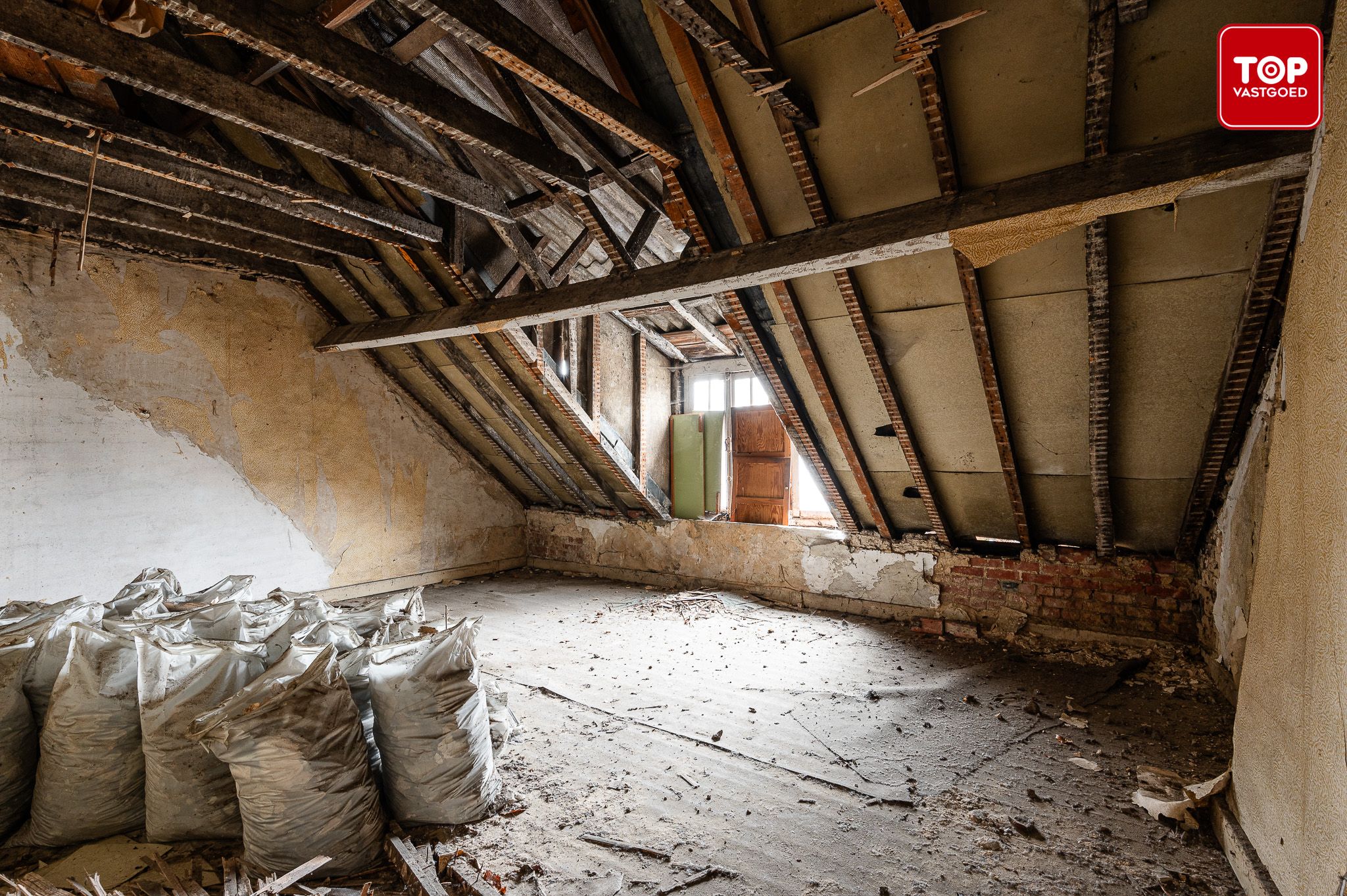 Totaal te renoveren handelshuis met 4 slaapkamers en tal van mogelijkheden foto 19