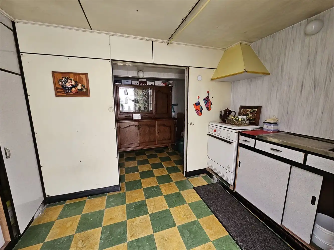 Te renoveren woning met tuin in het centrum van Moerbeke foto 8