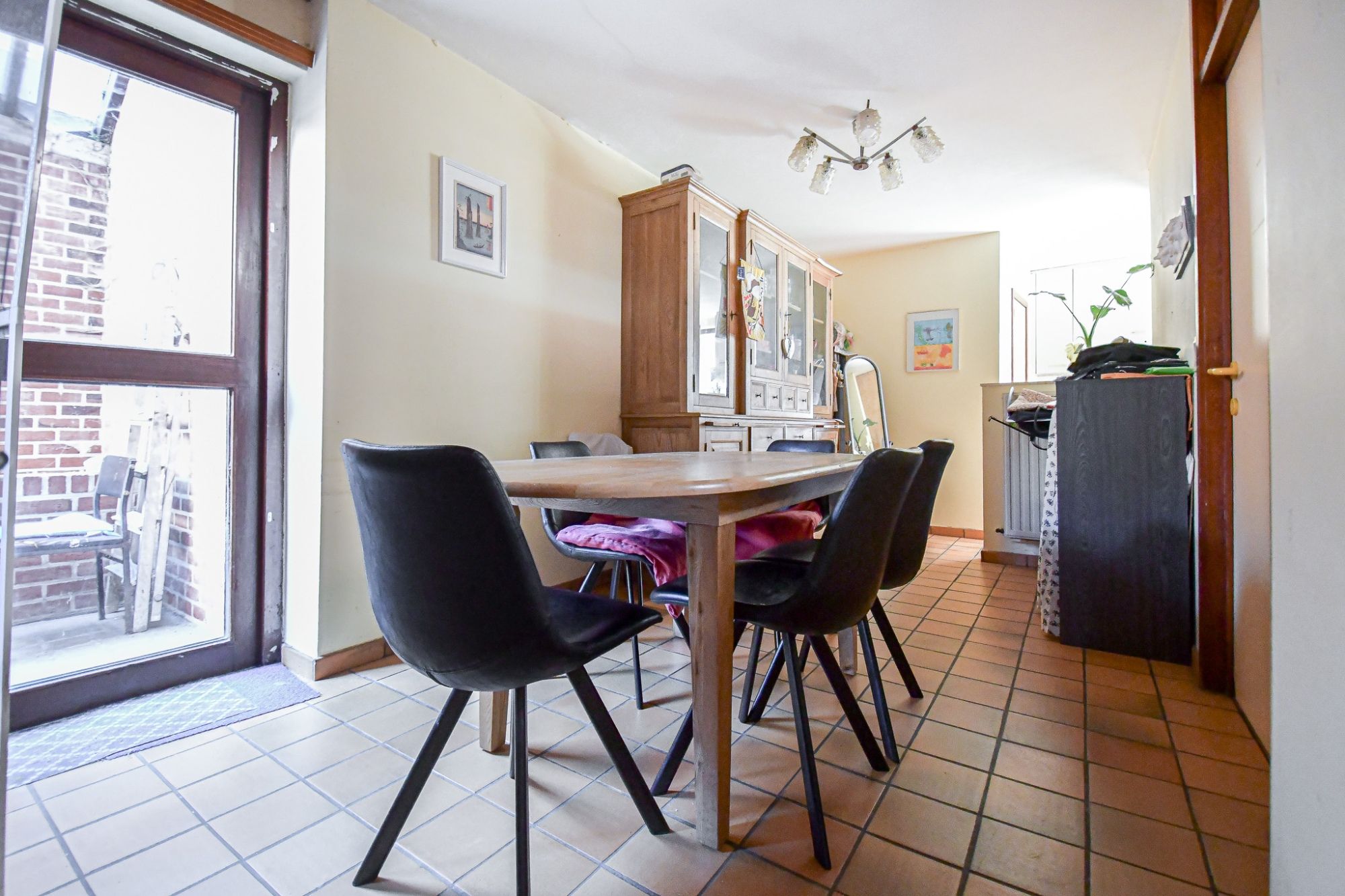 Ruime lichtrijke hoekwoning met 3 slpk - tuin - terras - kelder foto 5
