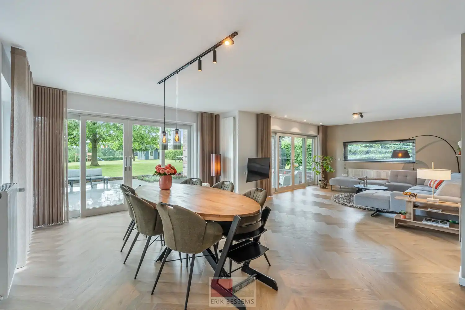Instapklare gezellige vrijstaande woning met een woonopp. van circa 185 m2 op een perceel van 17a53ca foto 11
