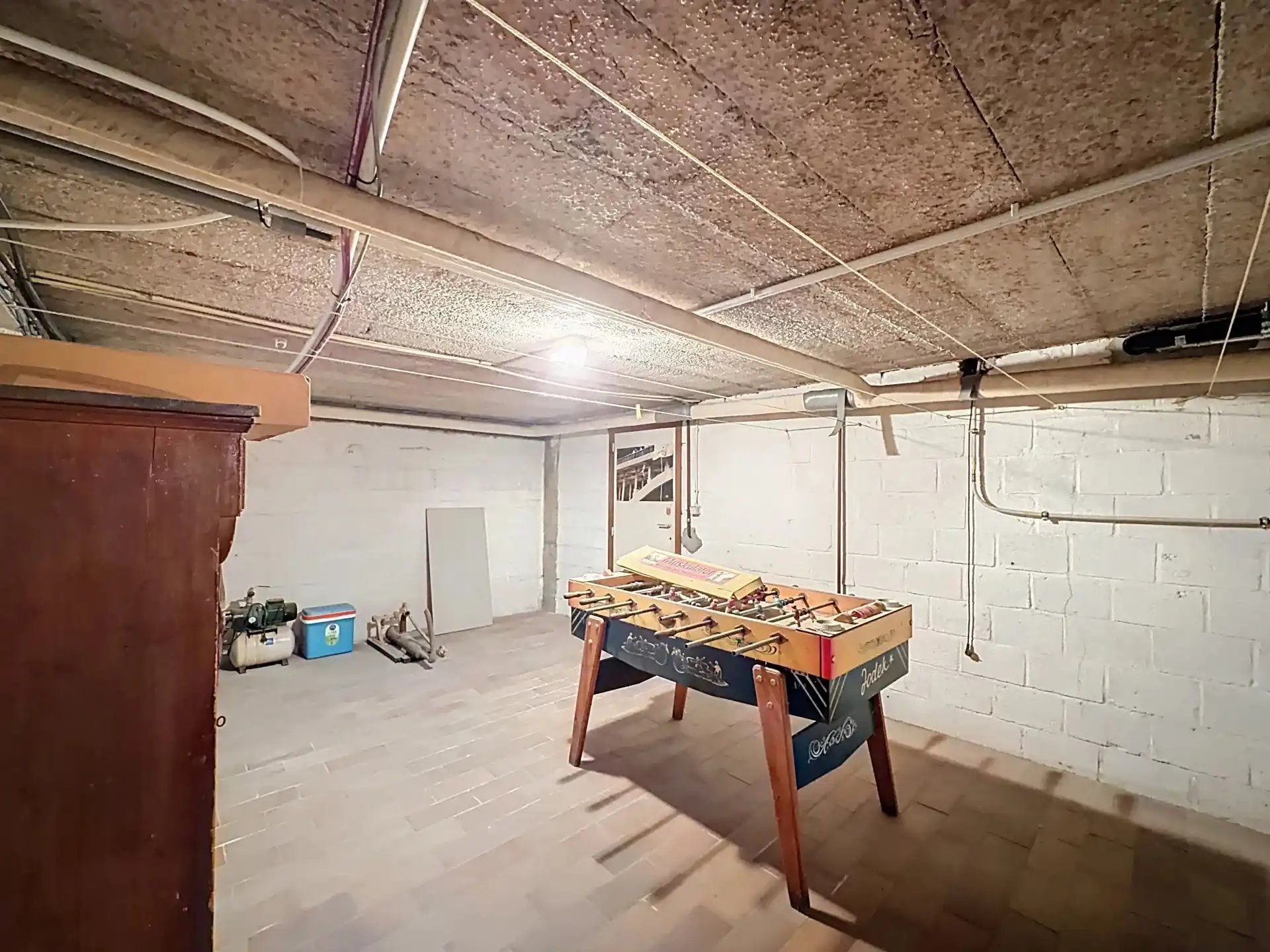 Op te frissen woning met 4 slaapkamers op een groot perceel. foto 29