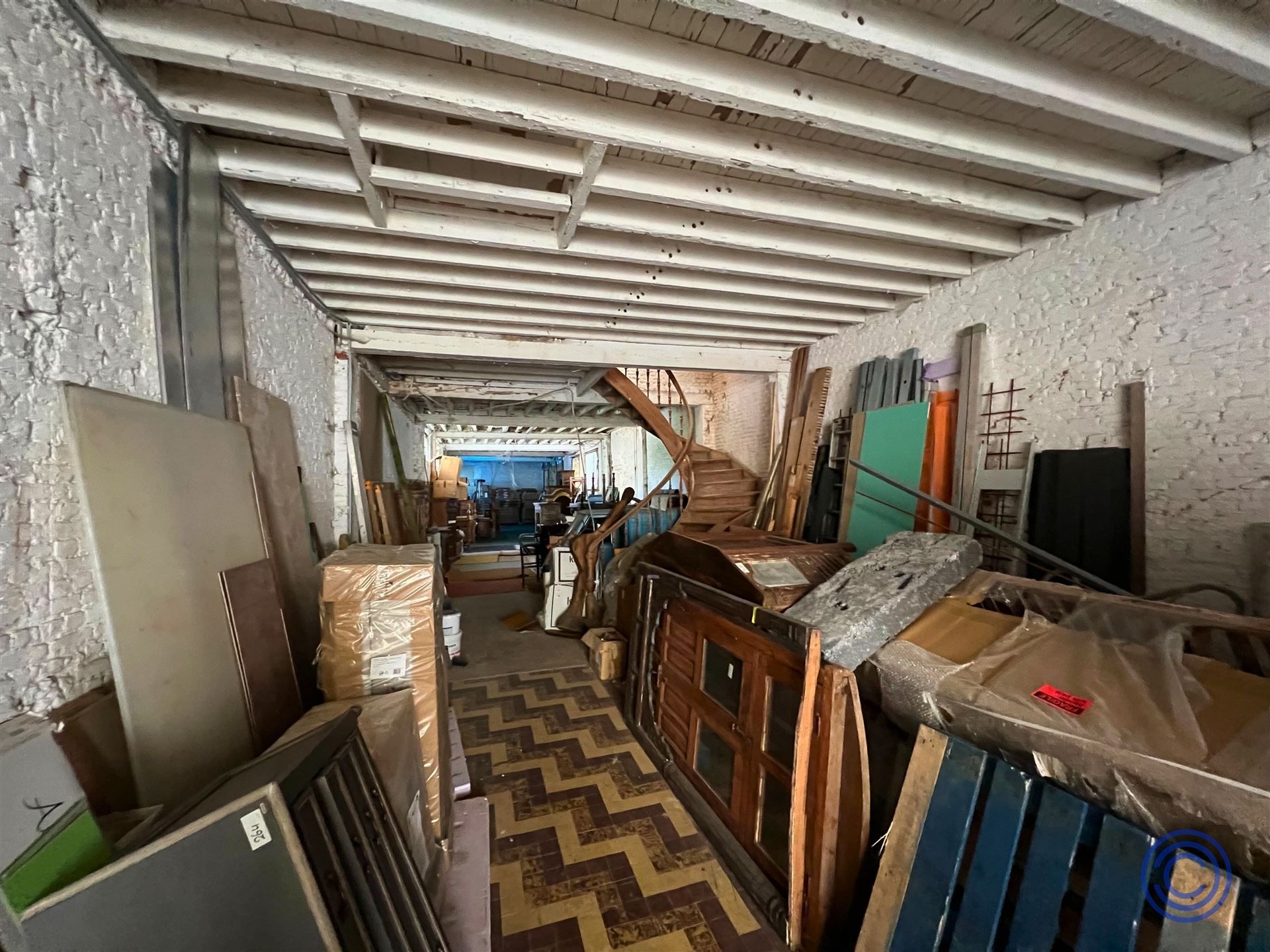 Uniek gebouw met enorm potentieel! foto 8