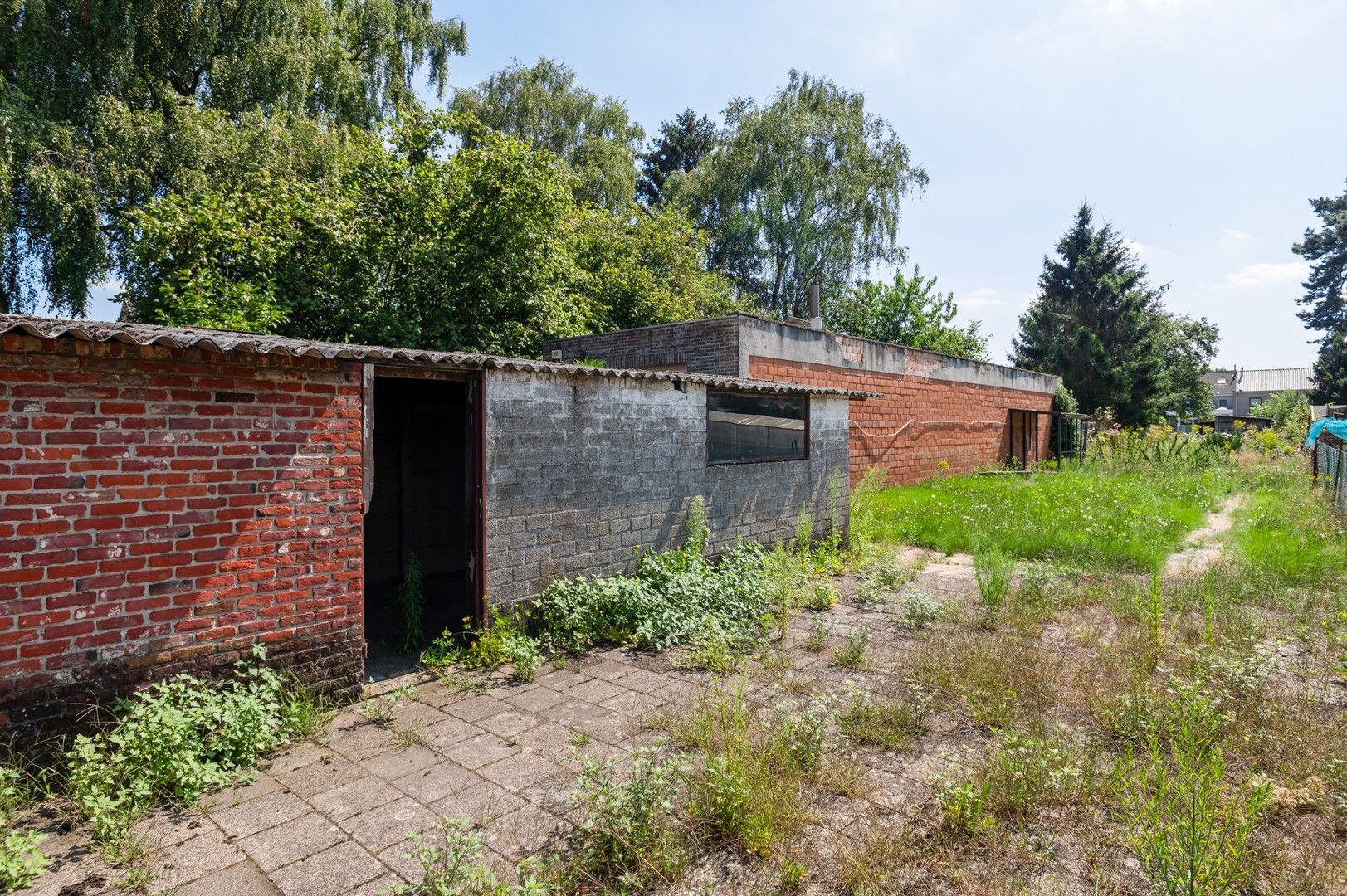 Unieke Renovatiekans: Creëer Uw Droomhuis in Groene Omgeving foto 19