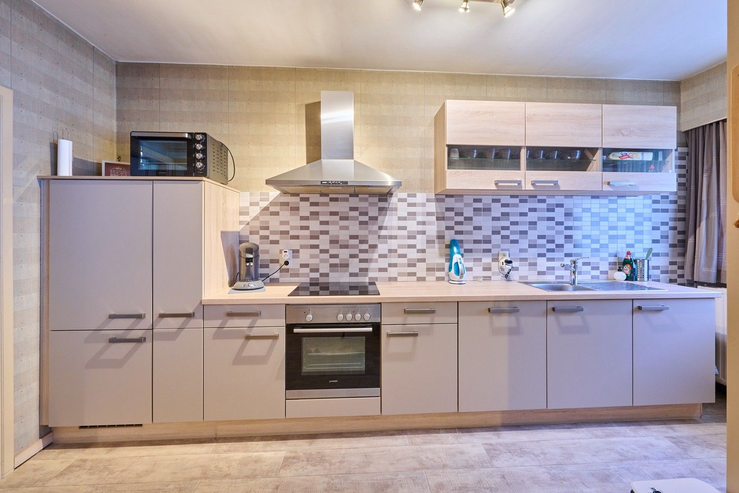 Goed onderhouden instapklaar appartement met aangenaam wooncomfort gelegen op een gegeerde locatie foto 3