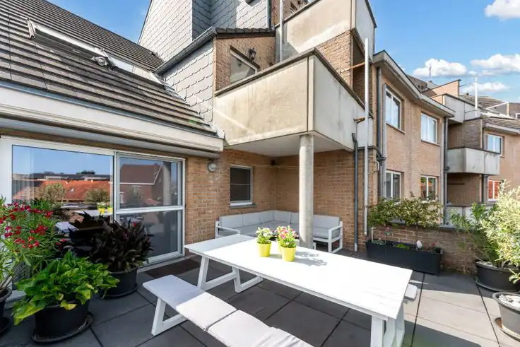 Appartement te huur met 30m2 terras  foto 3