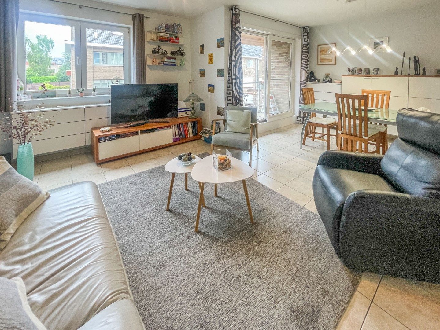 GERIEFELIJK APPARTEMENT MET GARAGEBOX & KELDER ! foto 4