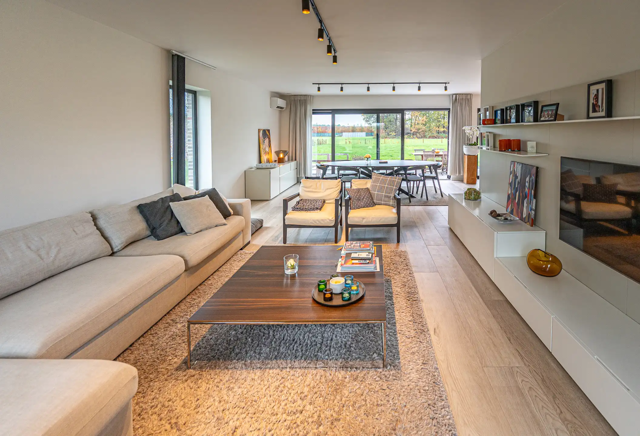 Hedendaagse villa met landelijke charme op 16 are perceel foto 7