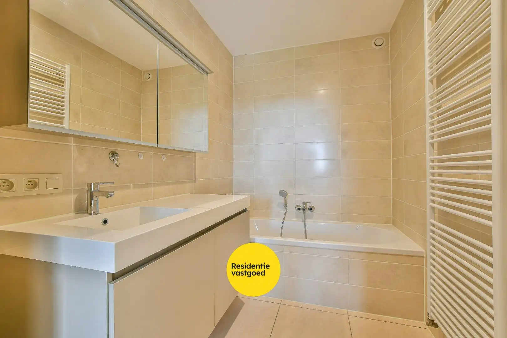 Luxueus afgewerkt 2-slaapkamerappartement met terrassen en tuin op toplocatie! foto 20