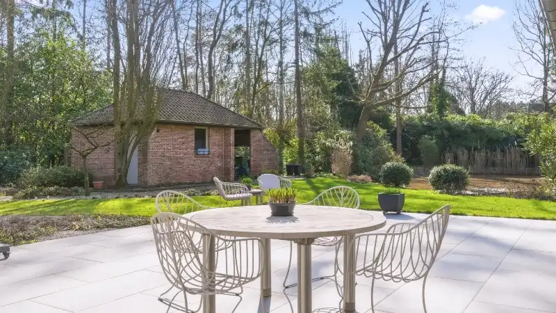 Exclusief gelegen villa van 345m² op 30 are met grote vijver foto 27