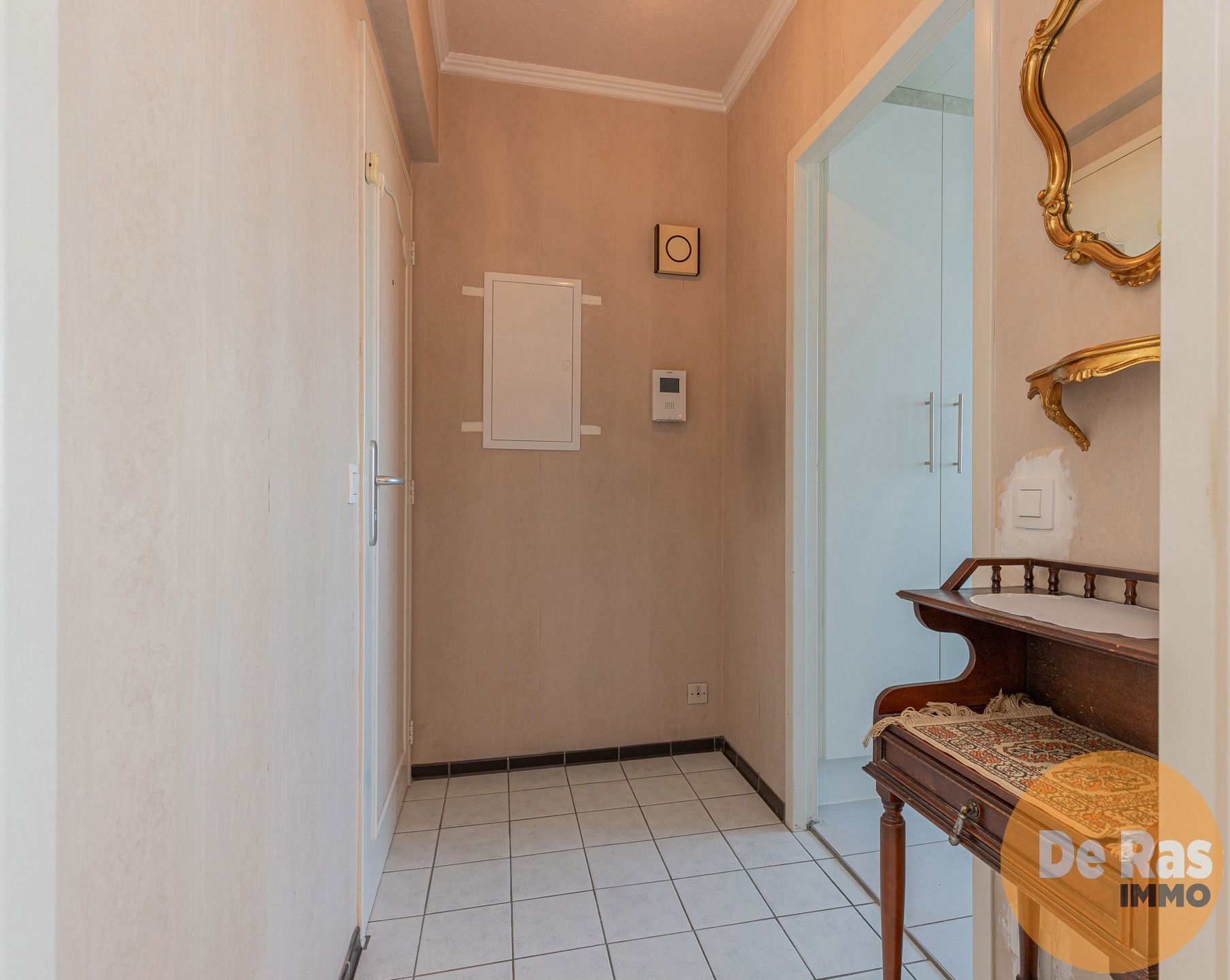 AALST–Instapklaar en goed gelegen 2-slaapkamerappartement foto 2