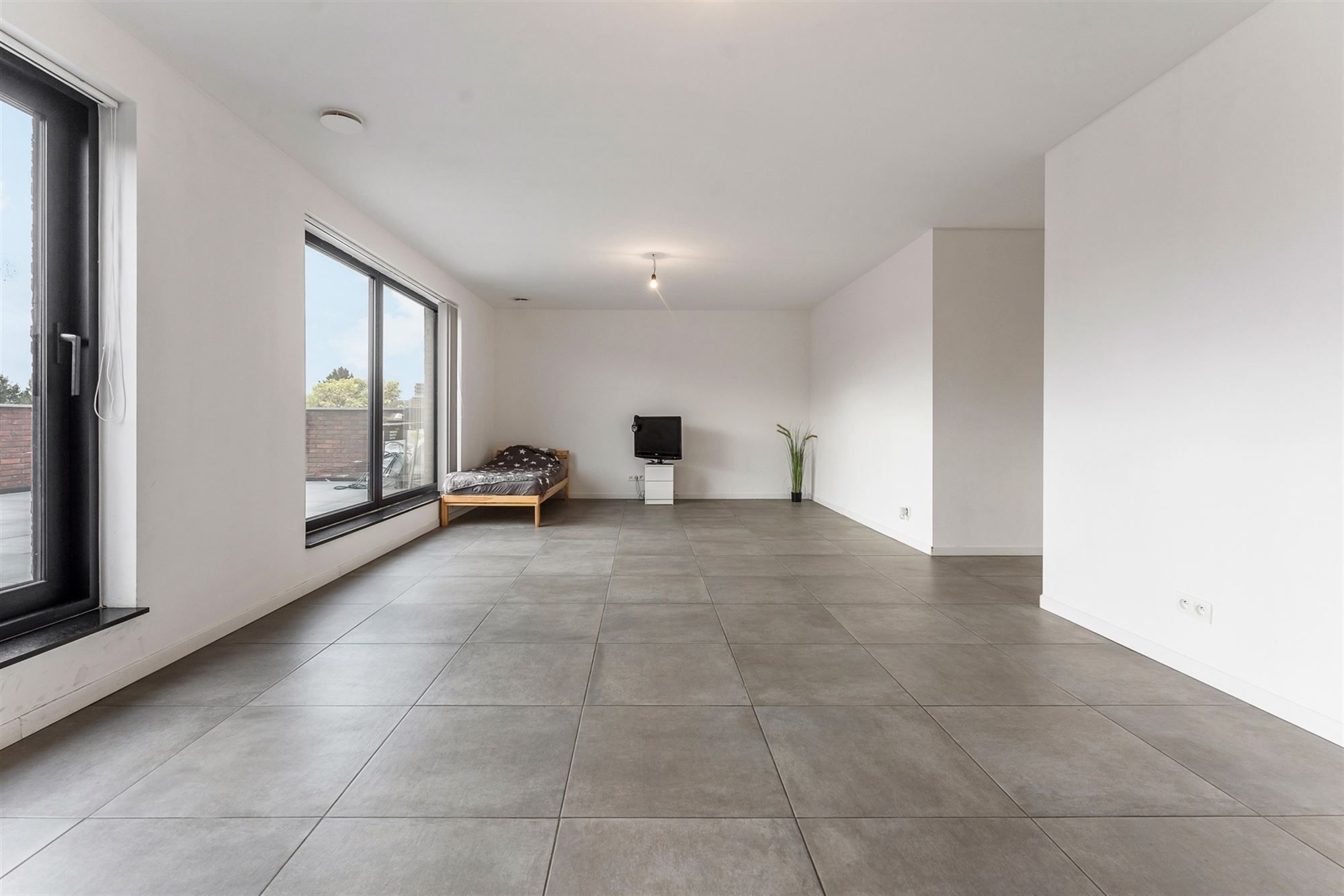 RUIM RECENT APPARTEMENT (2023) MET 2 SLAAPKAMERS TE KORSPEL foto 5