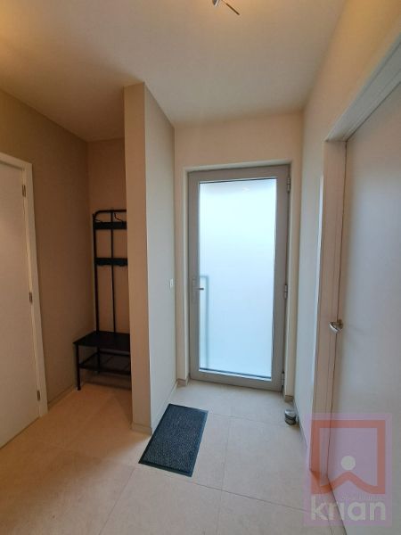 BEMEUBELDE woning met 3 slaapkamers, tuin en carport. foto 7