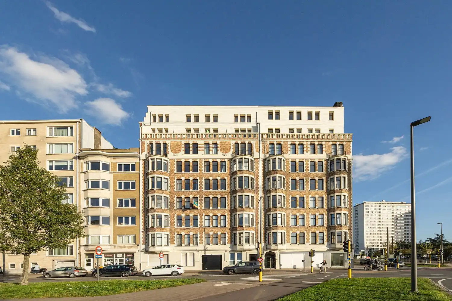 Stijlvol wonen in een iconische art-deco residentie foto 9
