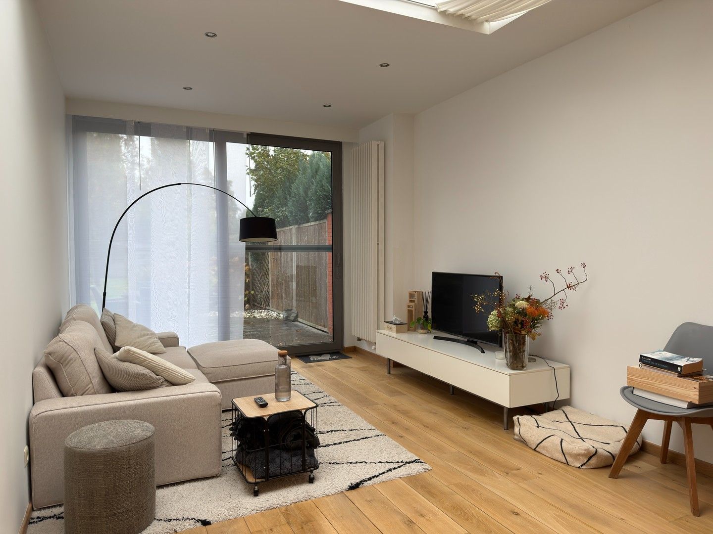 Moderne half open woning met 2 slaapkamers foto 3