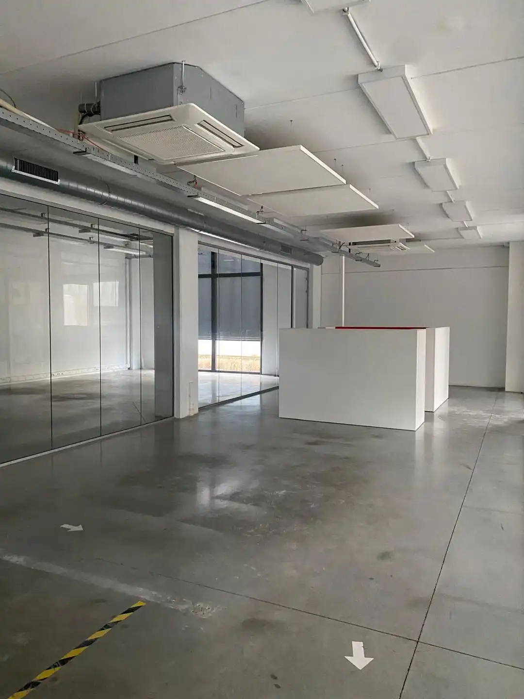 Kantoorruimte 310m² met aansluitend magazijn 216m²  in Burcht foto 6