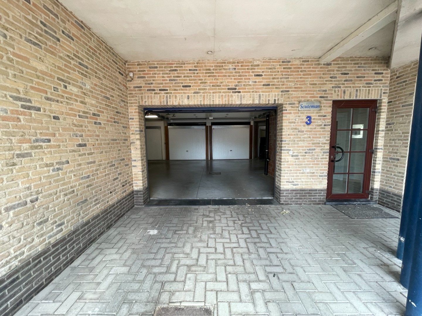 Garage te koop rond het marktplein van Wenduine foto 2