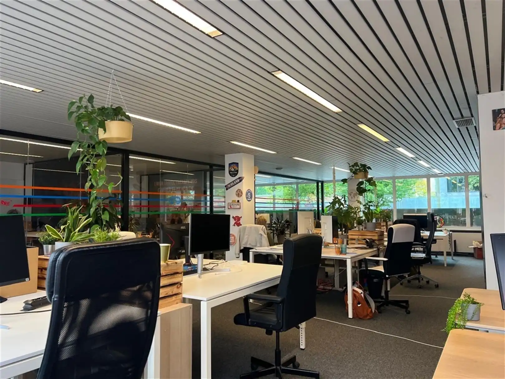 Instapklare kantoren (172m² en 312m²) te huur met uitstekende bereikbaarheid foto 6