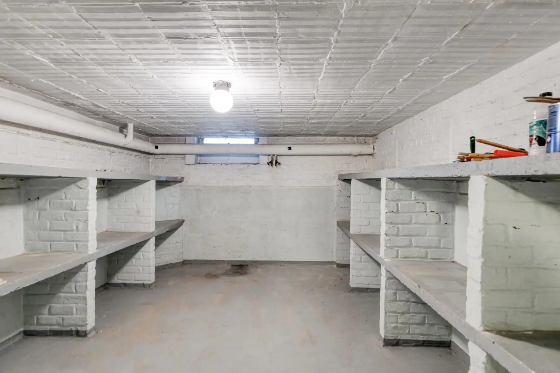 Landelijke woning met bouwgrond, bijgebouw en weideland foto 15