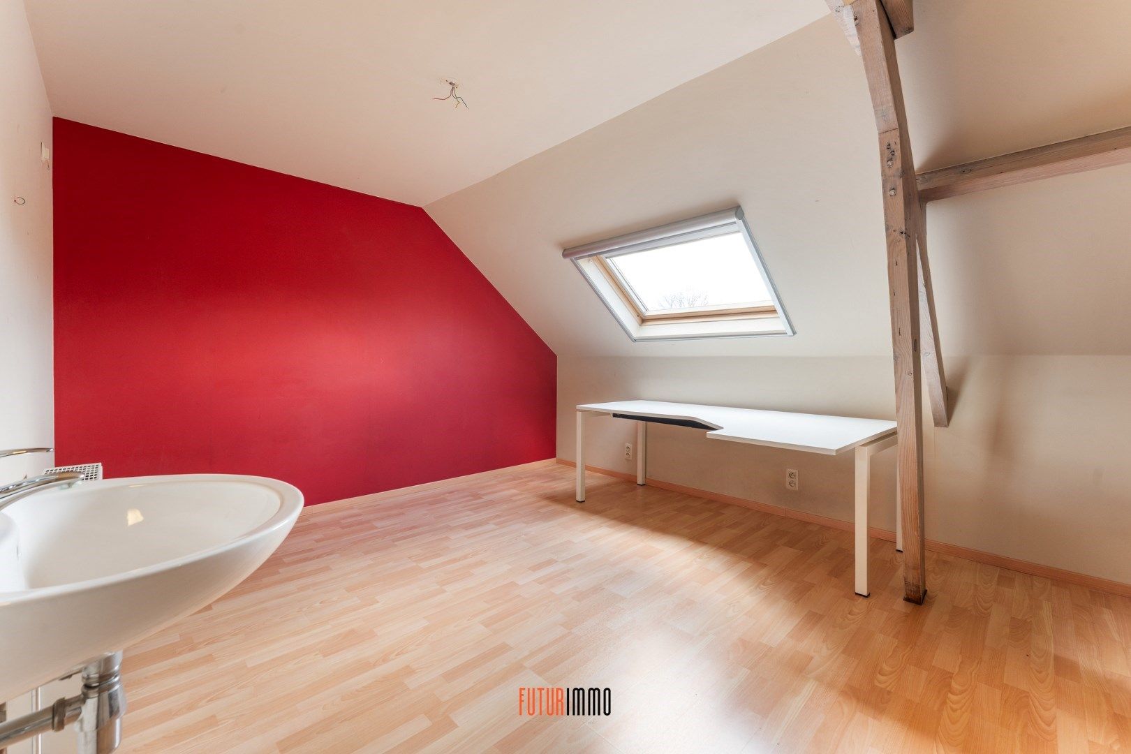 Instapklare HOB met 4 slaapkamers en ruime tuin foto 14