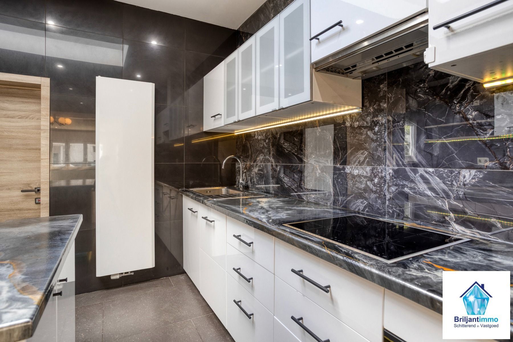 Instapklare woning 2(3) slpkmrs + bureau en garage foto 7