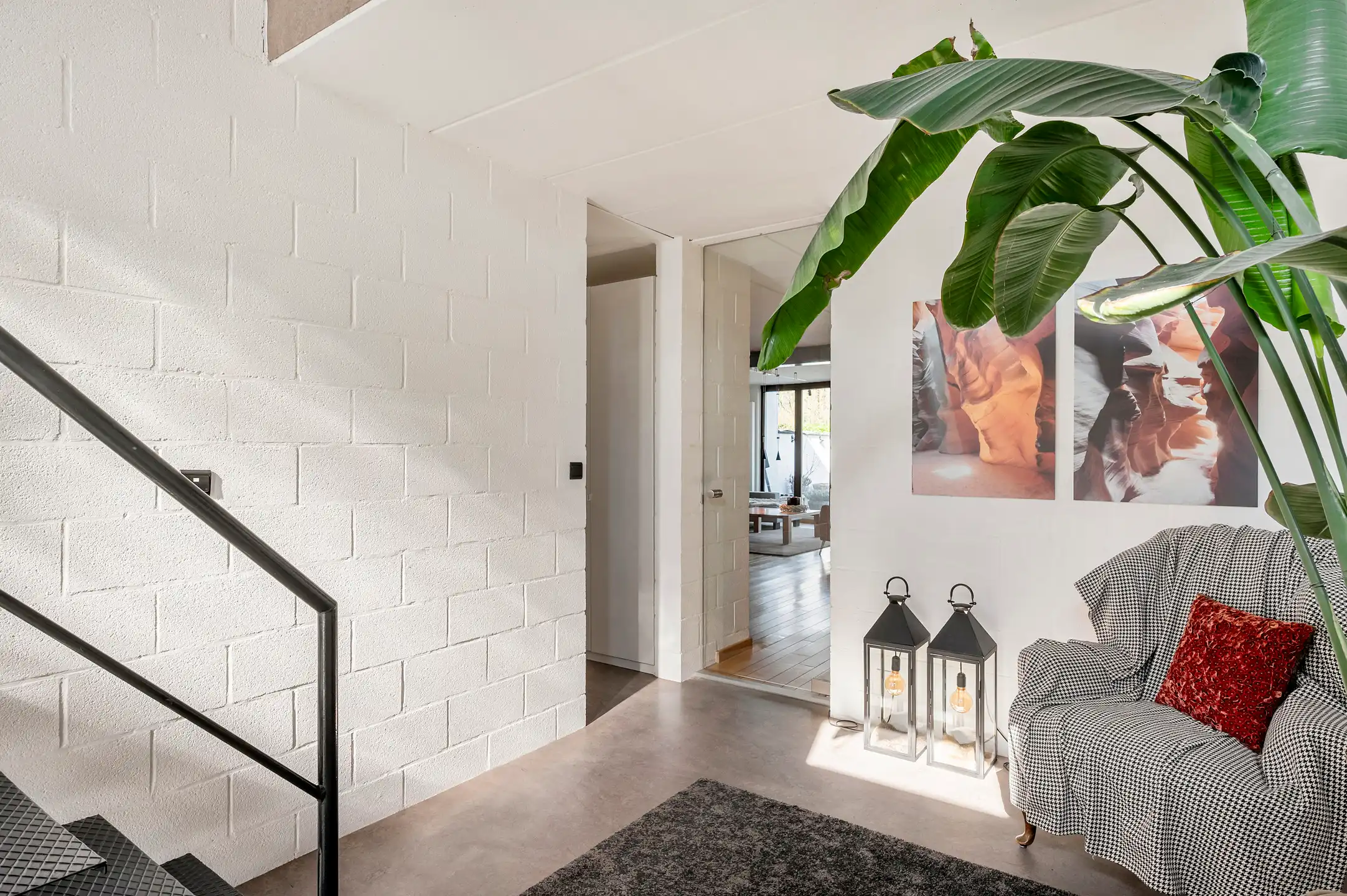 Ruime instapklare woning met zwembad te Brasschaat! foto 2