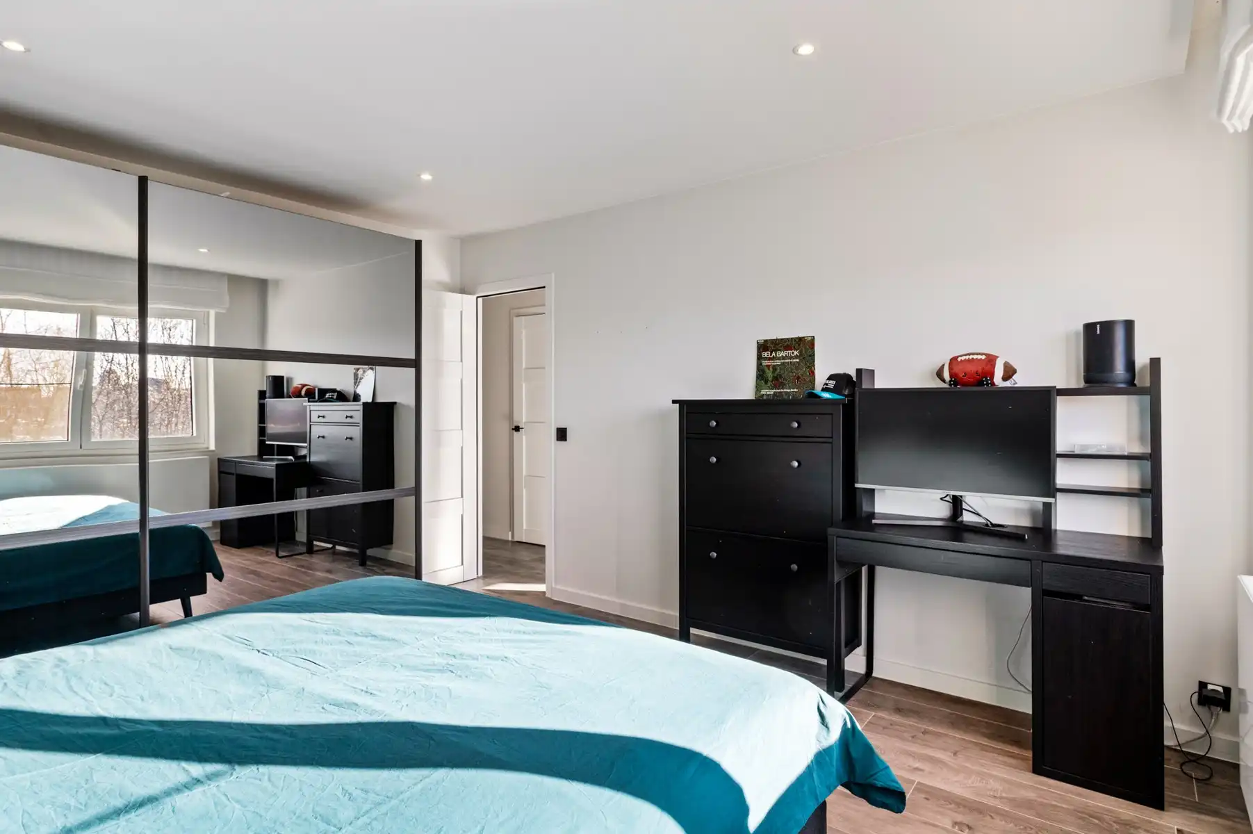 Prachtig gerenoveerd appartement met garage foto 10