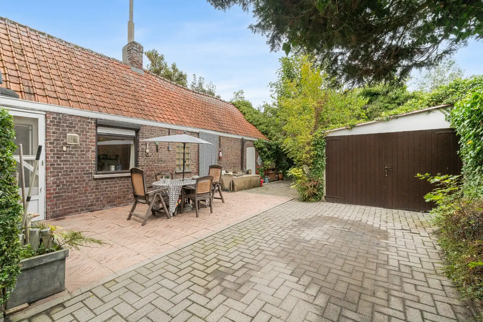 Te renoveren woning met ruime tuin nabij het centrum van Zomergem foto 19