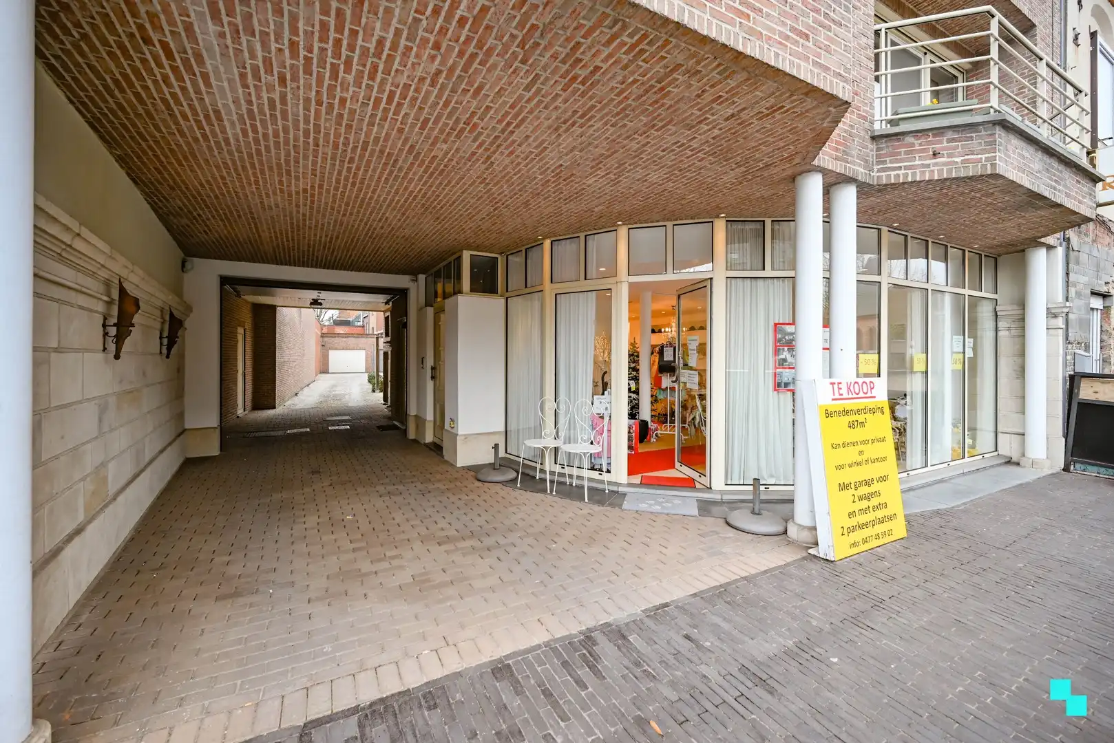Uiterst centraal gelegen handelszaak met bijhorende opbergruimte foto 8