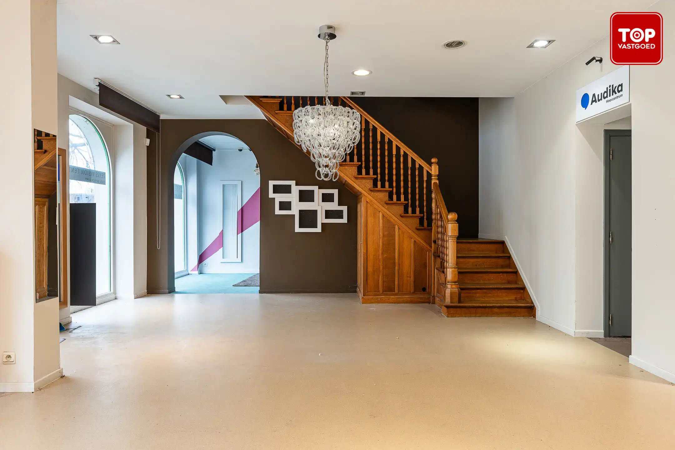 Karaktervol en  multifunctioneel handelshuis  op een interessante ligging.  foto 13