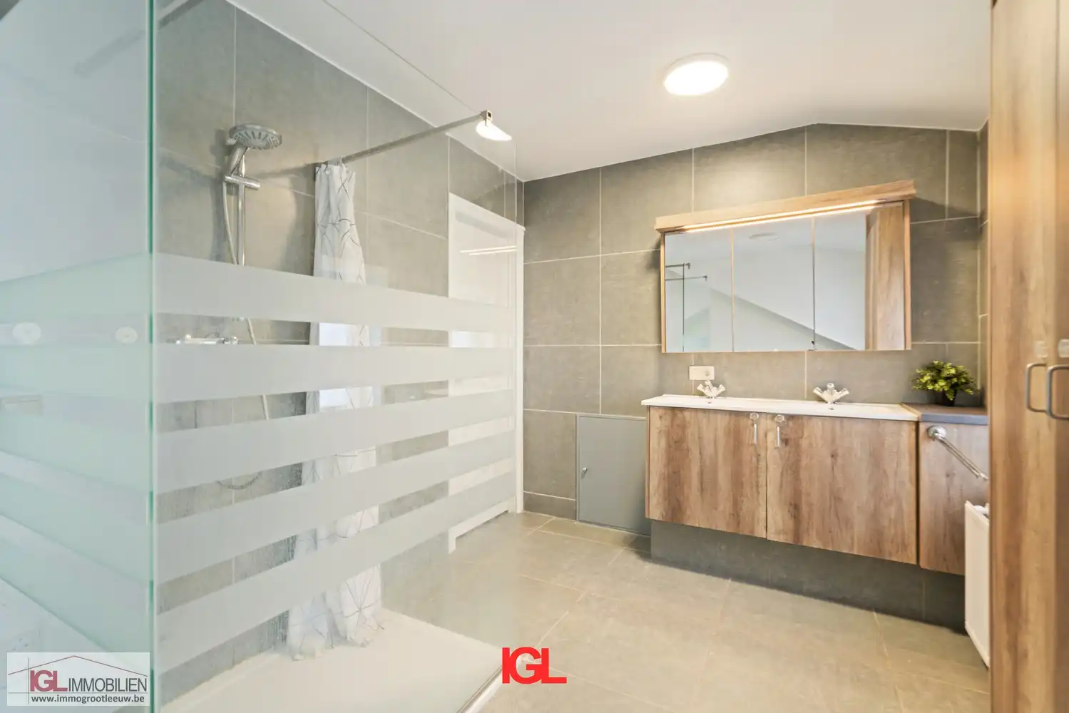 Opbrengsteigendom met twee appartementen foto 34