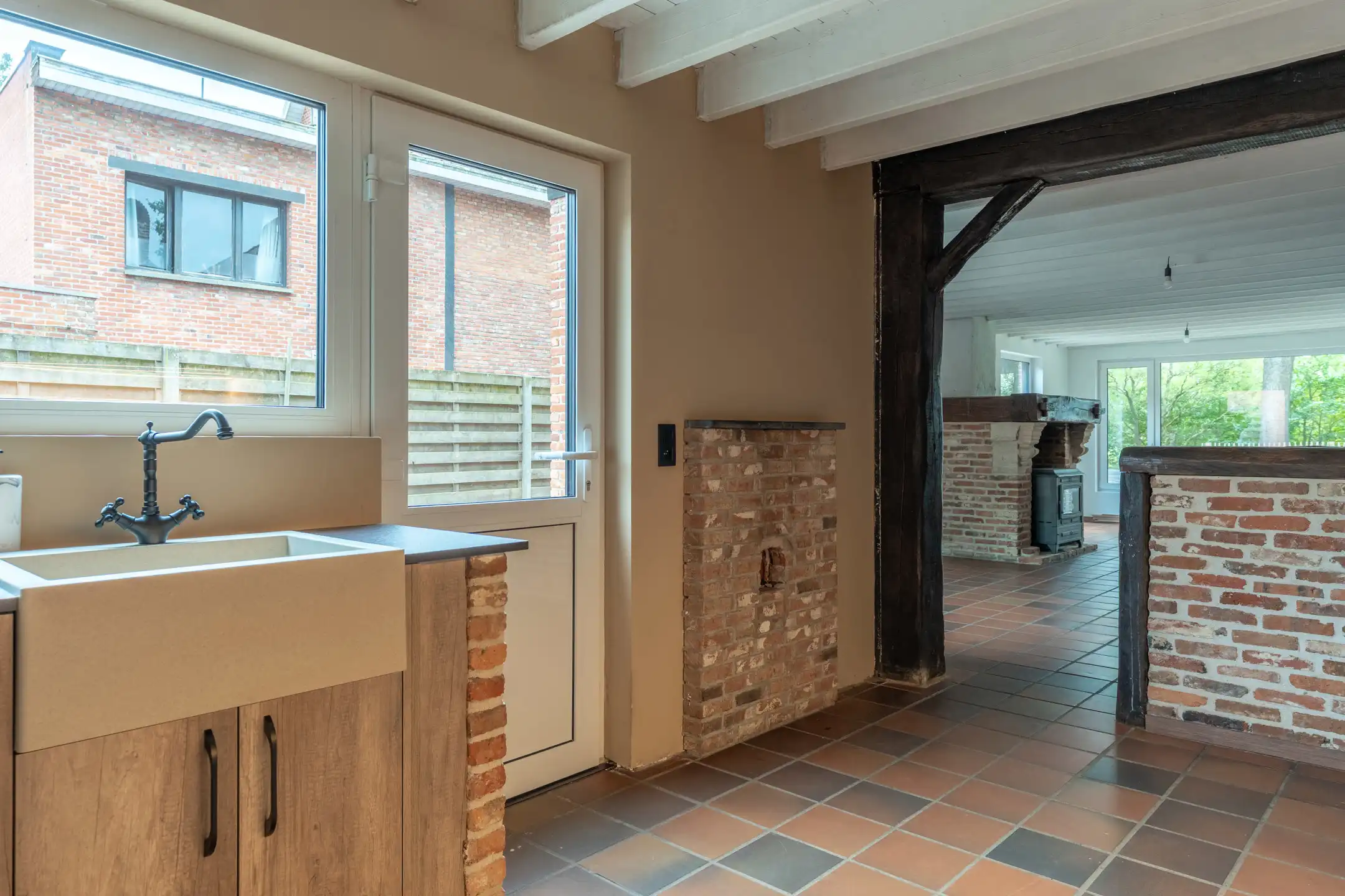 Ger. woning met 3 slpk en grote garage/werkplaats op 1.705 m² foto 14