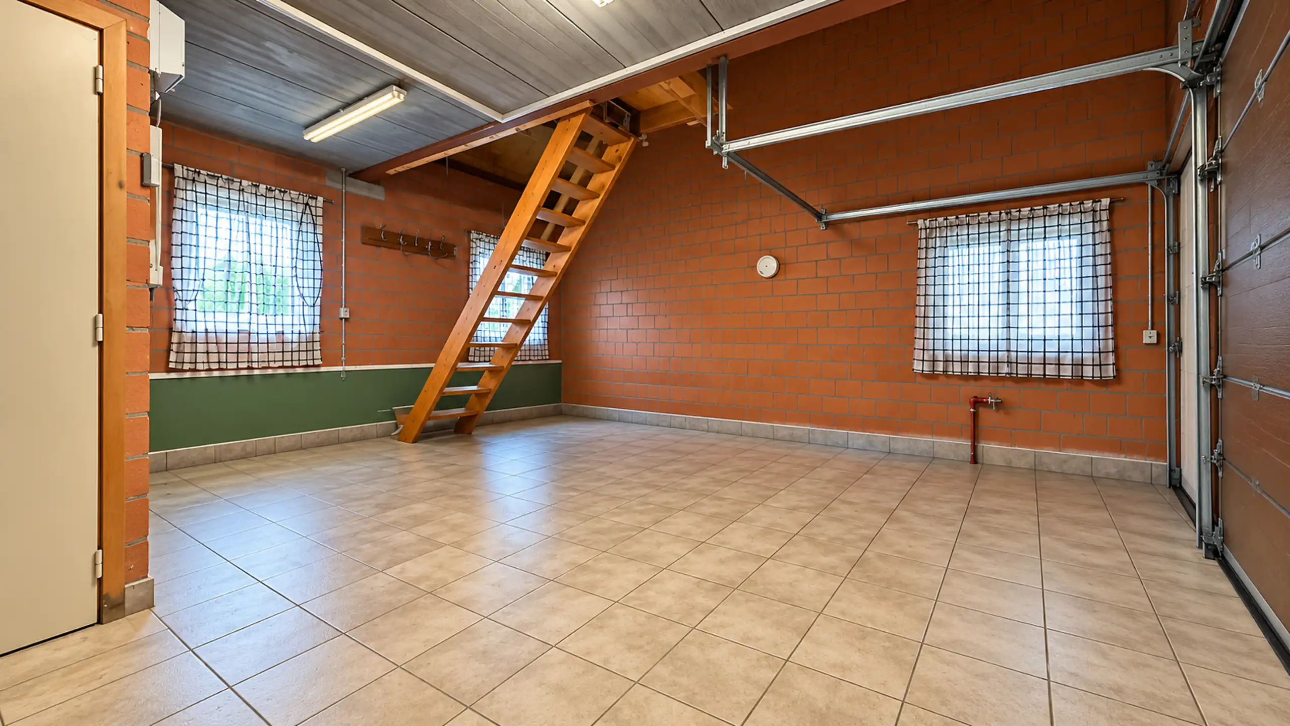 Open bebouwing met ruime kelder + garage nabij Schulensmeer! foto 14