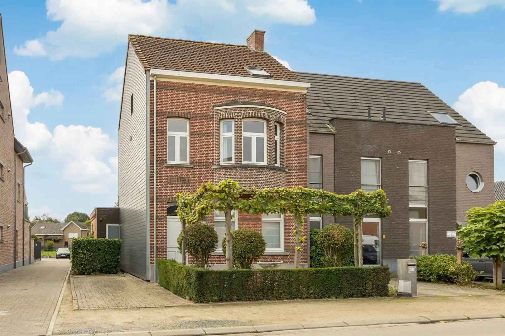 Prachtige gezinswoning met garage en tuin te Hulshout! foto {{pictureIndex}}