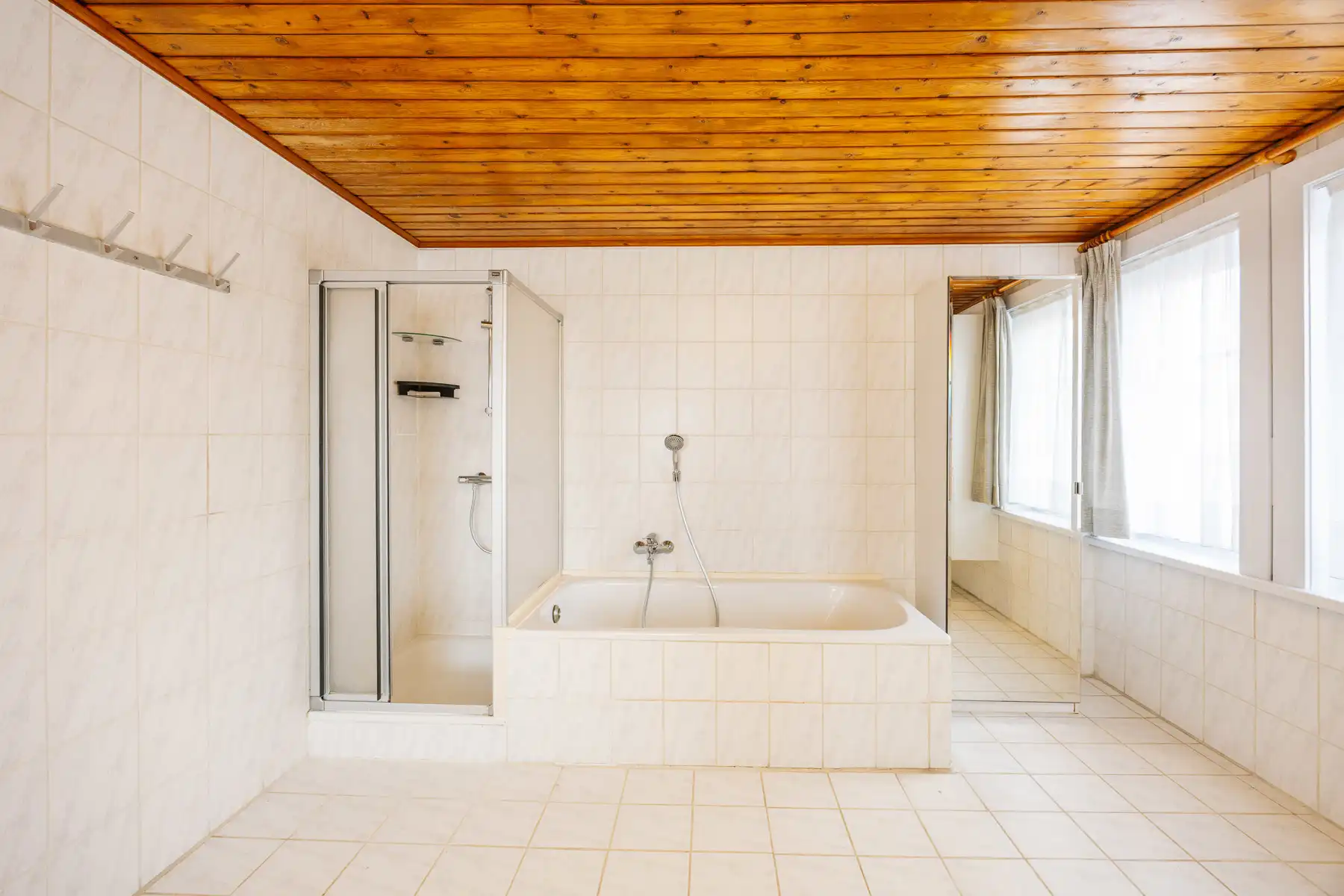 Ruime woonst met tuin, studio en veel parkeermogelijkheid foto 22