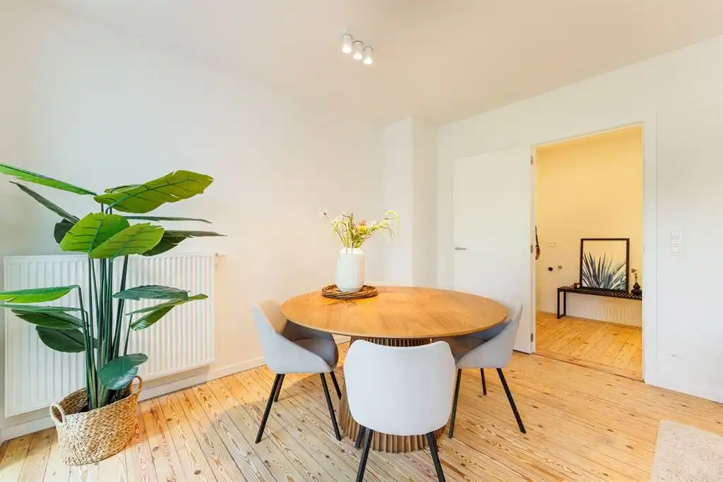 Gerenoveerd appartement met terras in Deurne-zuid foto 8