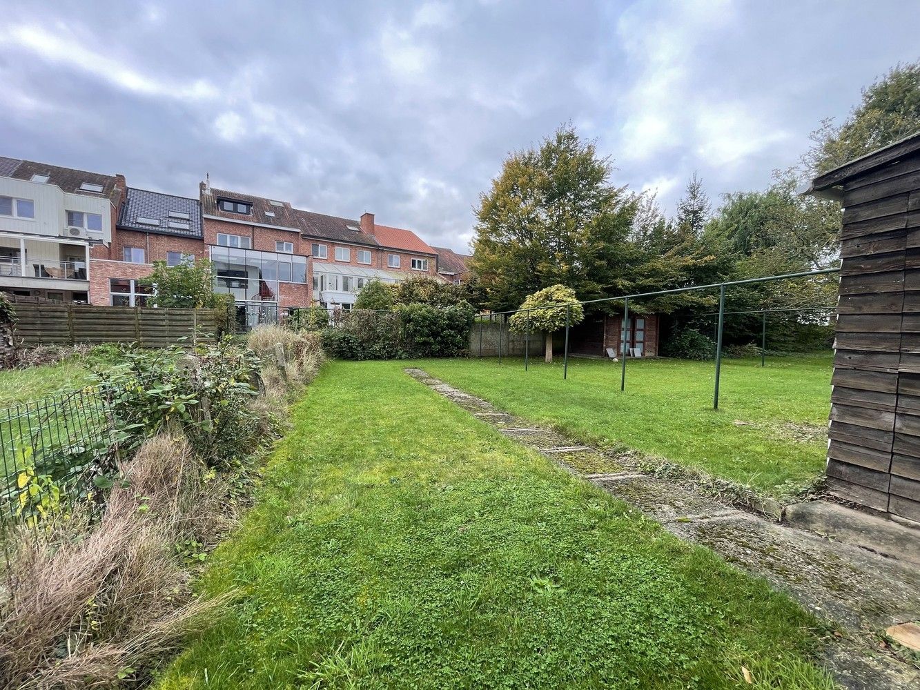 Goed gelegen, te renoveren woning met 3 slaapkamers en stadstuin foto 14