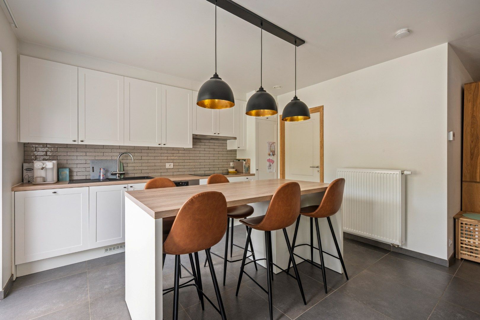 Recente halfopen woning met 4 slaapkamers en dubbele carport in Komen - Ten Brielen foto 5