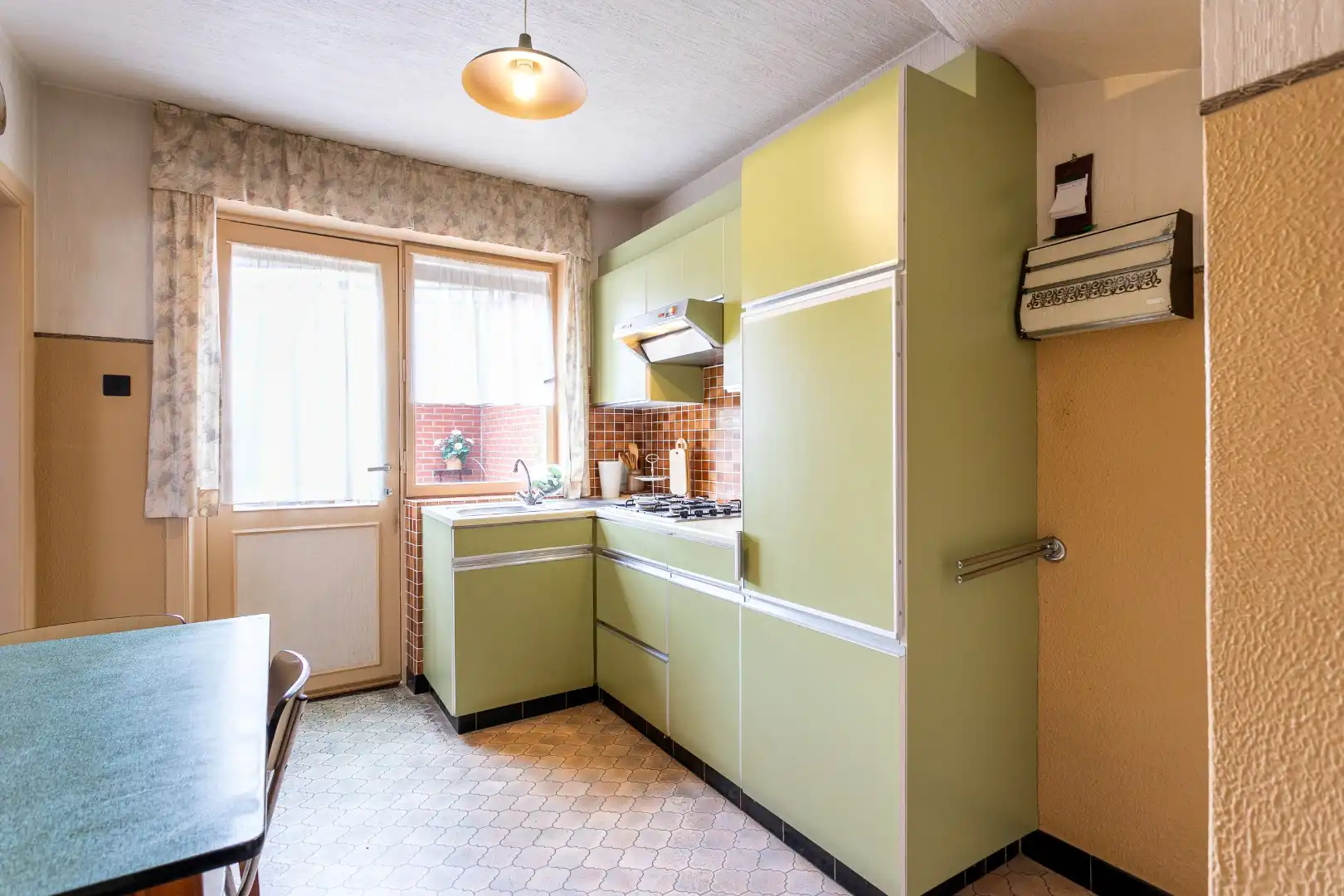 Te renoveren woning met 3 slpk te Lembeek foto 9